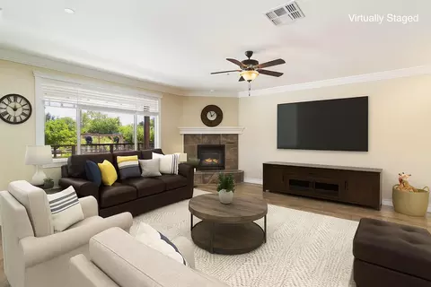 Living - 3863 Indian Wells Ln, Redding, CA 96002 photo 2 of 5