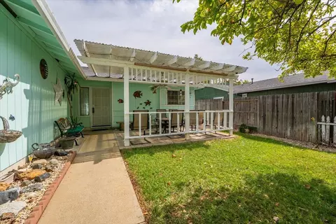3849 Capricorn Way, Redding, CA 96002 photo 7