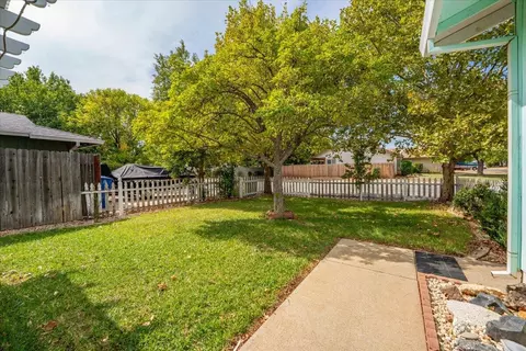 3849 Capricorn Way, Redding, CA 96002 photo 8