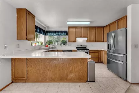 3849 Capricorn Way, Redding, CA 96002 photo 18