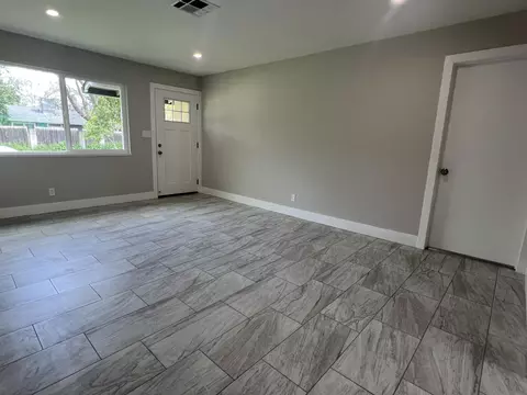 Living - 38723878 Alta Mesa Dr, Redding, CA 96002 photo 2 of 4