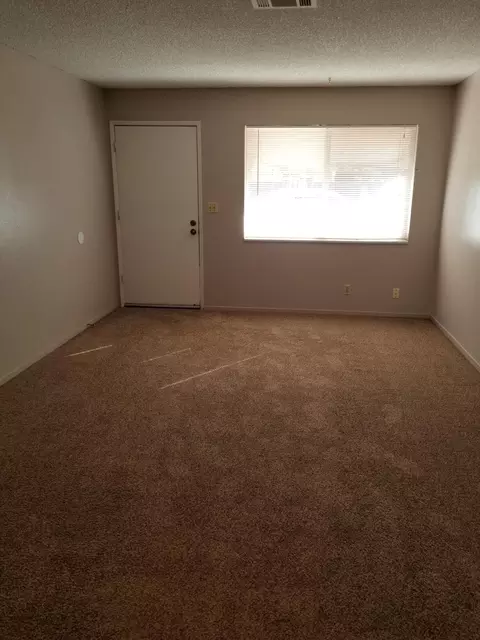 Living - 38723878 Alta Mesa Dr, Redding, CA 96002 photo 4 of 4