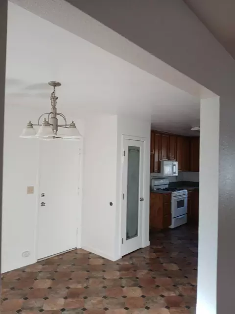 6871 Hemlock St, Redding, CA 96001 photo 2