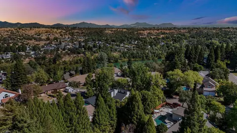 View/Area - 503 River Oaks Dr, Redding, CA 96001 photo 6 of 9