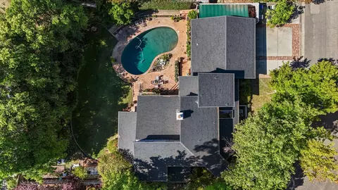 View/Area - 503 River Oaks Dr, Redding, CA 96001 photo 1 of 9