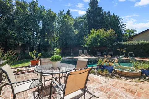 Exterior - 503 River Oaks Dr, Redding, CA 96001 photo 11 of 36