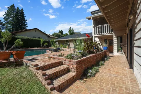 Exterior - 503 River Oaks Dr, Redding, CA 96001 photo 13 of 36