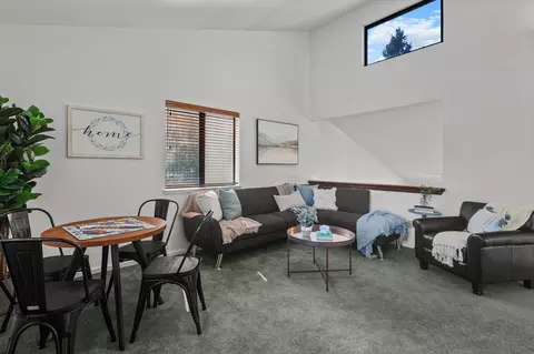 Living - 503 River Oaks Dr, Redding, CA 96001 photo 2 of 11