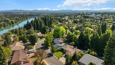 View/Area - 503 River Oaks Dr, Redding, CA 96001 photo 2 of 9