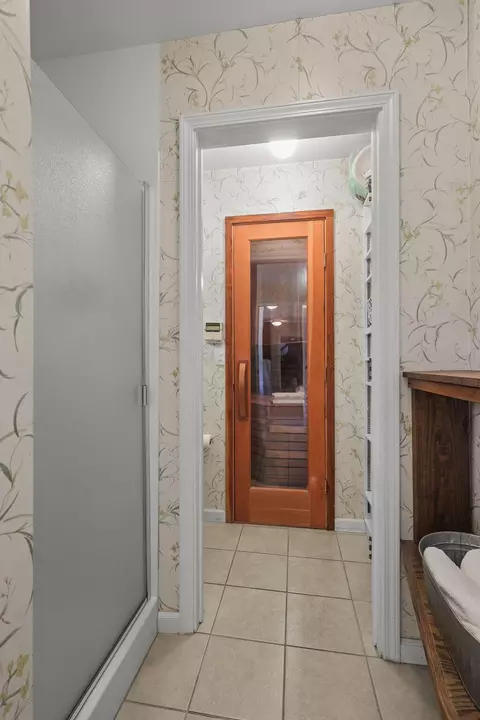 Bath - 503 River Oaks Dr, Redding, CA 96001 photo 6 of 12