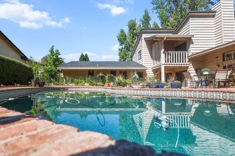 Exterior - 503 River Oaks Dr, Redding, CA 96001 photo 12 of 36
