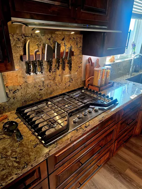 Kitchen - 20360 Acorn Ave, Red Bluff, CA 96080 photo 5 of 6