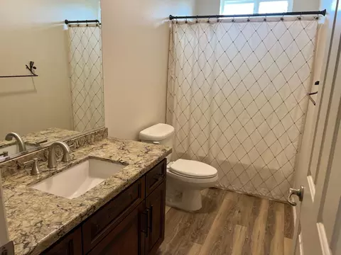 Bath - 20360 Acorn Ave, Red Bluff, CA 96080 photo 1 of 3