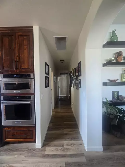 Entry Way - 20360 Acorn Ave, Red Bluff, CA 96080 photo 4 of 4