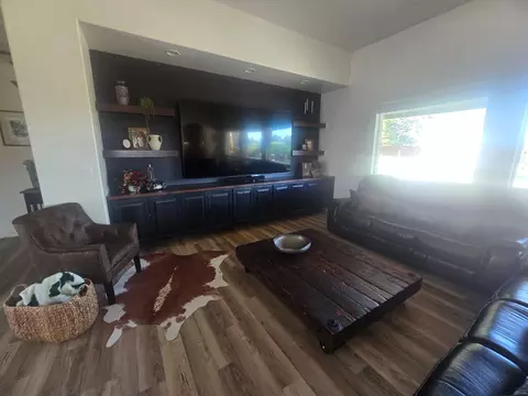 Living - 20360 Acorn Ave, Red Bluff, CA 96080 photo 2 of 3
