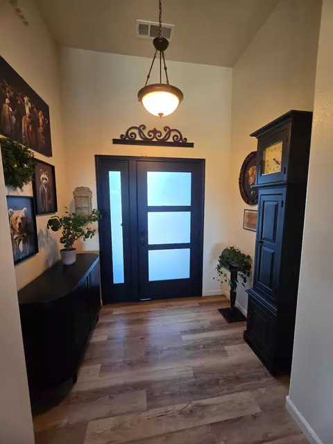 Entry Way - 20360 Acorn Ave, Red Bluff, CA 96080 photo 2 of 4