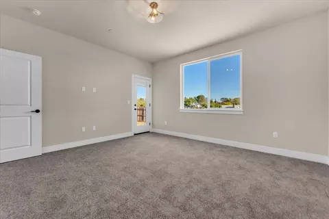 525 N Boulder Dr, Redding, CA 96003 photo 17