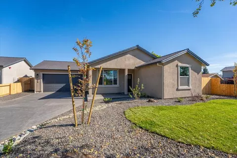 525 N Boulder Dr, Redding, CA 96003