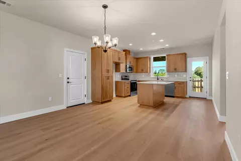 525 N Boulder Dr, Redding, CA 96003 photo 7