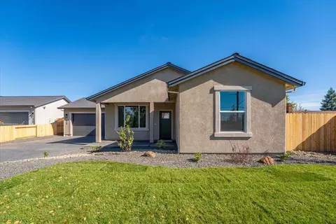 525 N Boulder Dr, Redding, CA 96003 photo 2