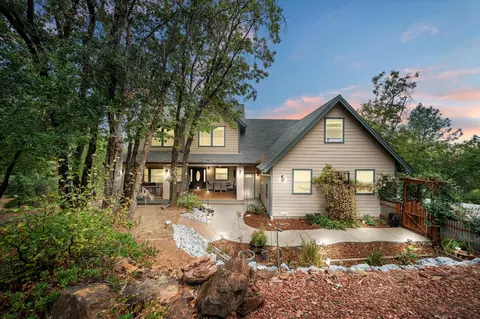 17620 Targa Dr, Shasta Lake, CA 96019