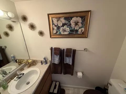 Bath - 729 July Way, Redding, CA 96003 photo 1 of 3