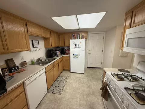 Kitchen - 729 July Way, Redding, CA 96003 photo 1 of 5