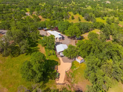 16240 Old Mission Dr, Red Bluff, CA 96080 photo 2