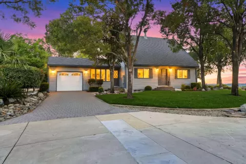 15189 La Paloma Way, Redding, CA 96001