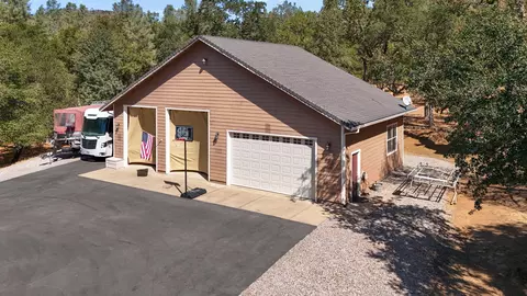 14101 Christian Way, Redding, CA 96003 photo 2