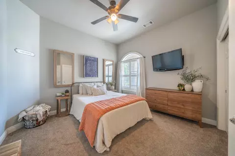 Bedroom - 16107 Texas Springs Rd, Redding, CA 96001 photo 1 of 7