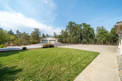 Exterior - 16107 Texas Springs Rd, Redding, CA 96001 photo 30 of 41