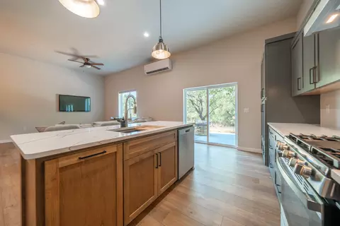 Kitchen - 16107 Texas Springs Rd, Redding, CA 96001 photo 15 of 15