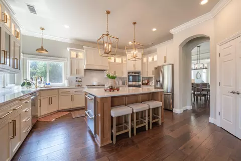 Kitchen - 16107 Texas Springs Rd, Redding, CA 96001 photo 1 of 15