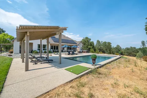 Exterior - 16107 Texas Springs Rd, Redding, CA 96001 photo 21 of 41