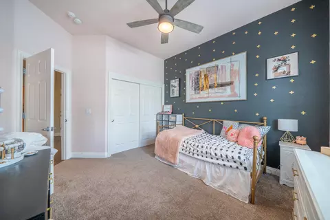 Bedroom - 16107 Texas Springs Rd, Redding, CA 96001 photo 4 of 7
