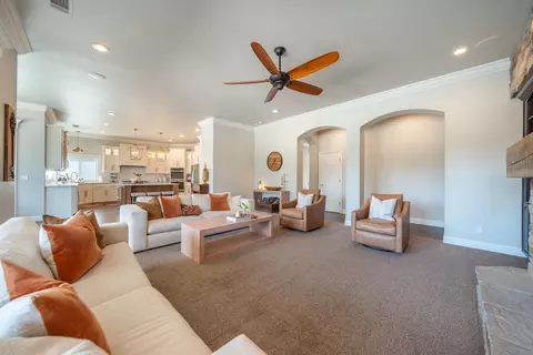 Living - 16107 Texas Springs Rd, Redding, CA 96001 photo 6 of 10