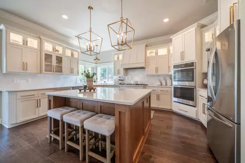 Kitchen - 16107 Texas Springs Rd, Redding, CA 96001 photo 3 of 15