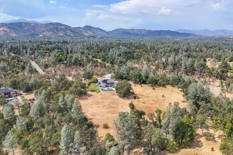 View/Area - 16107 Texas Springs Rd, Redding, CA 96001 photo 5 of 19