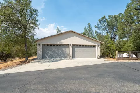 Exterior - 16107 Texas Springs Rd, Redding, CA 96001 photo 32 of 41