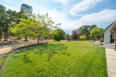 Exterior - 16107 Texas Springs Rd, Redding, CA 96001 photo 24 of 41