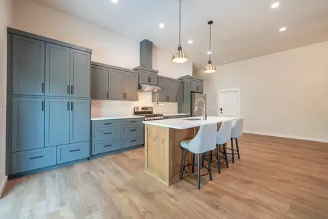 Kitchen - 16107 Texas Springs Rd, Redding, CA 96001 photo 11 of 15