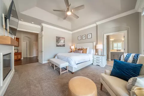 Bedroom - 16107 Texas Springs Rd, Redding, CA 96001 photo 5 of 7
