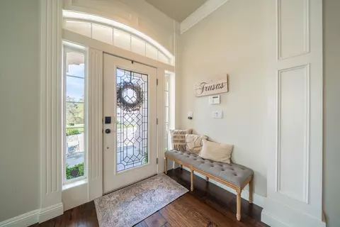 Entry Way - 16107 Texas Springs Rd, Redding, CA 96001 photo 1 of 2