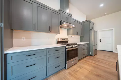 Kitchen - 16107 Texas Springs Rd, Redding, CA 96001 photo 12 of 15