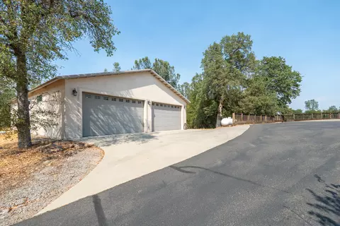 Exterior - 16107 Texas Springs Rd, Redding, CA 96001 photo 31 of 41