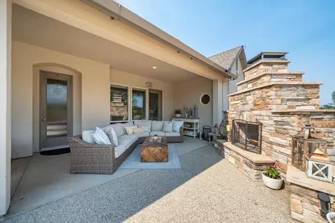 Exterior - 16107 Texas Springs Rd, Redding, CA 96001 photo 10 of 41