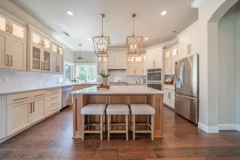 Kitchen - 16107 Texas Springs Rd, Redding, CA 96001 photo 2 of 15