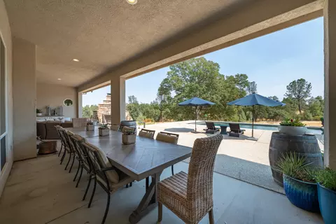 Exterior - 16107 Texas Springs Rd, Redding, CA 96001 photo 6 of 41
