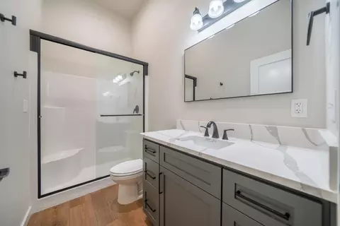 Bath - 16107 Texas Springs Rd, Redding, CA 96001 photo 7 of 7
